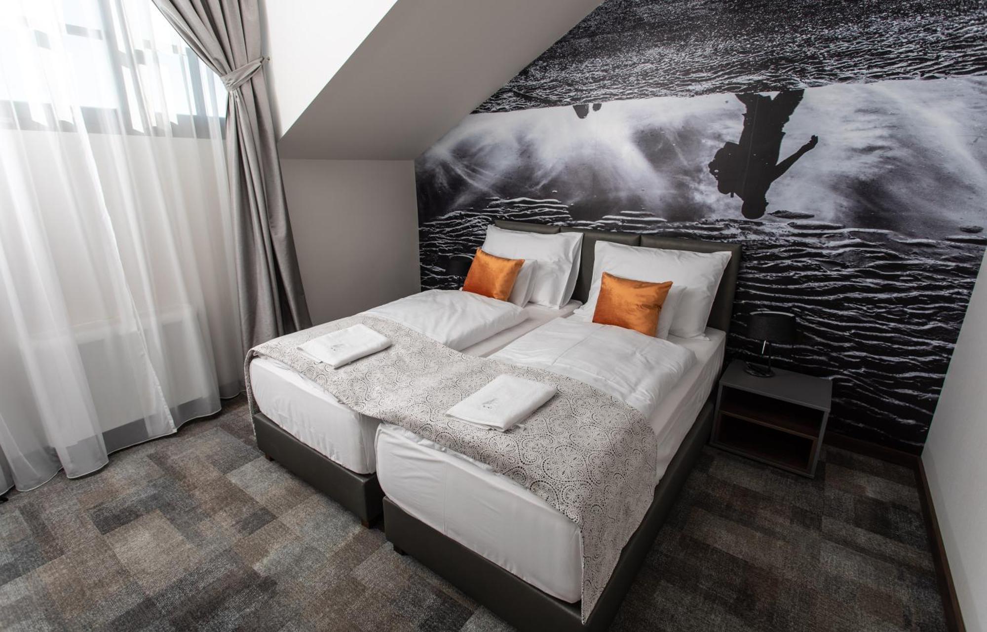 Artis Boutique Hotel Сомбатгей Екстер'єр фото