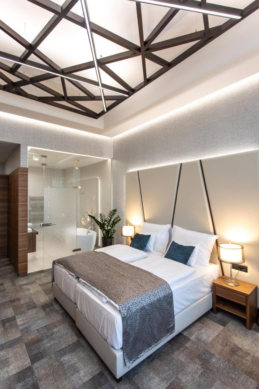Artis Boutique Hotel Сомбатгей Екстер'єр фото
