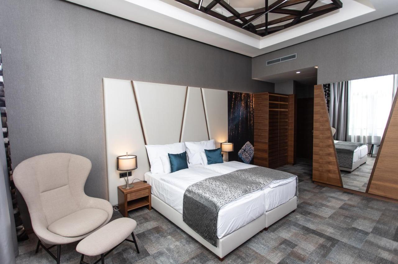 Artis Boutique Hotel Сомбатгей Екстер'єр фото
