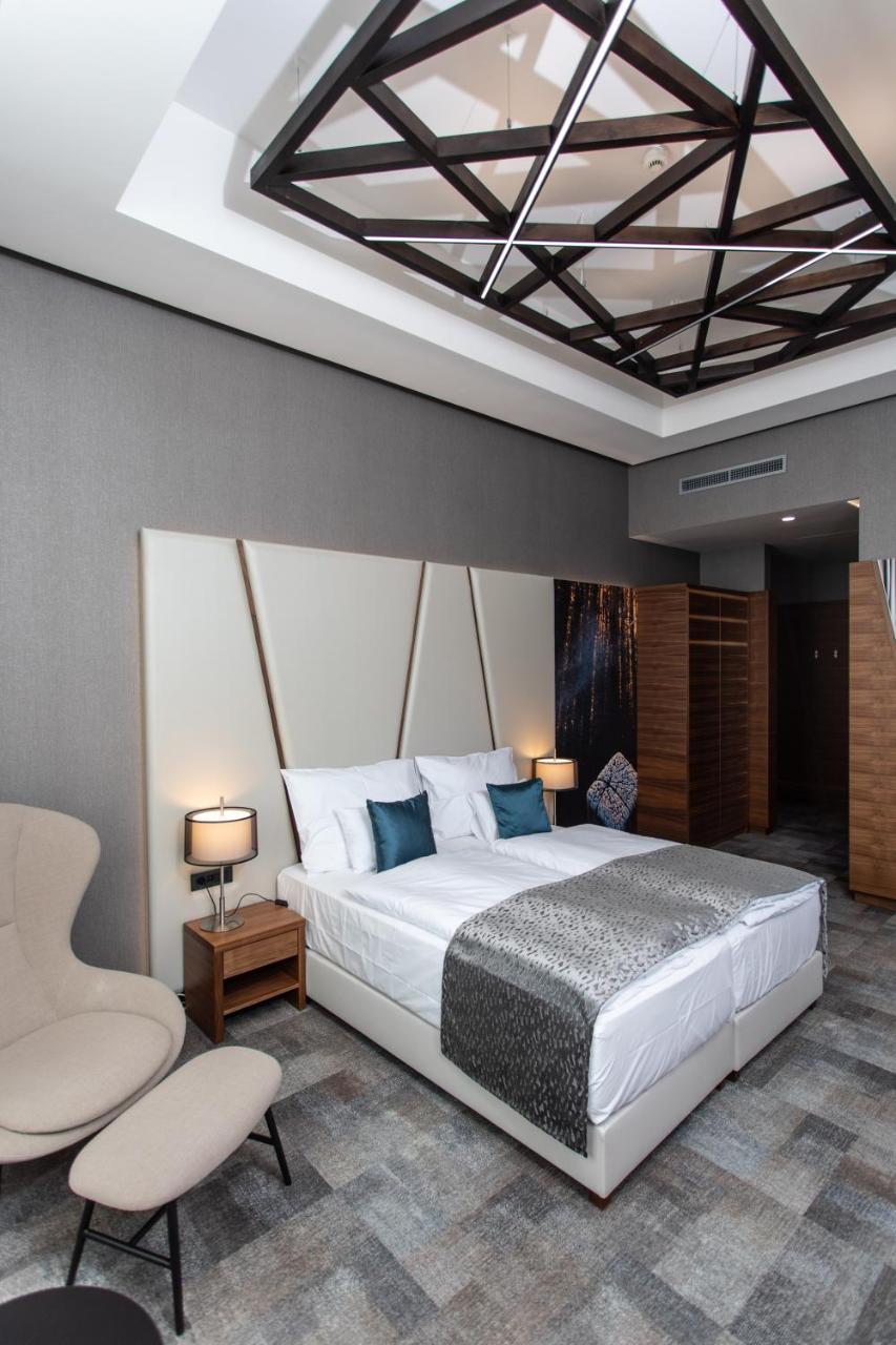 Artis Boutique Hotel Сомбатгей Екстер'єр фото