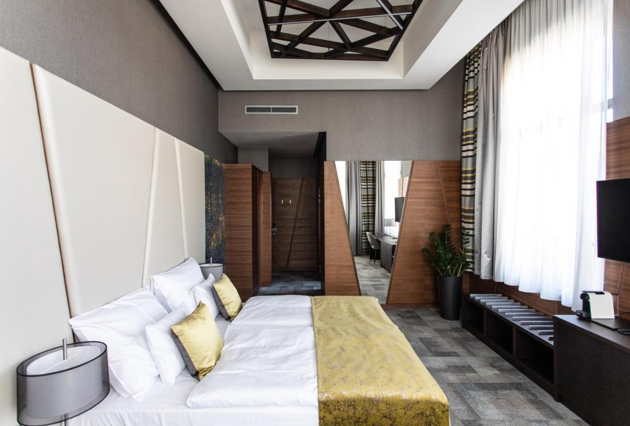 Artis Boutique Hotel Сомбатгей Екстер'єр фото
