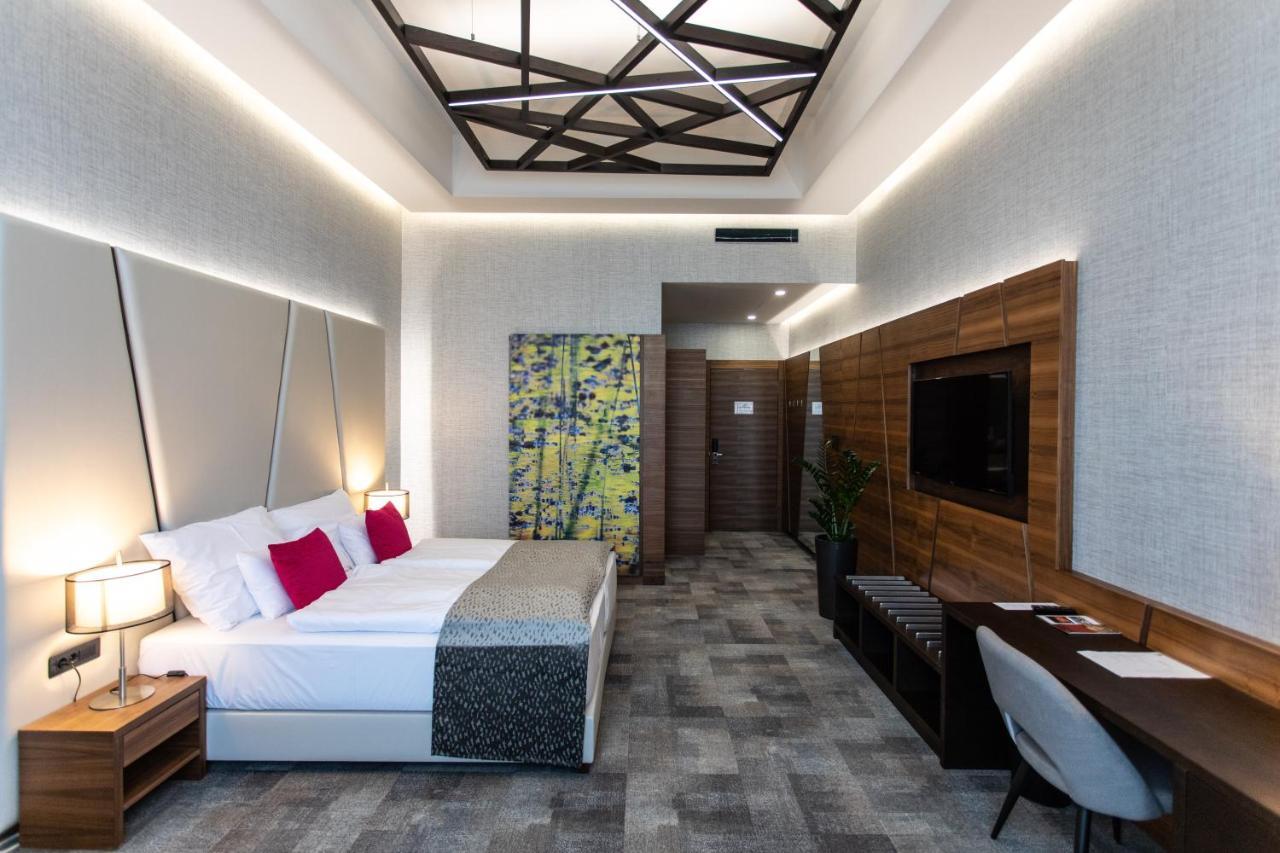 Artis Boutique Hotel Сомбатгей Екстер'єр фото