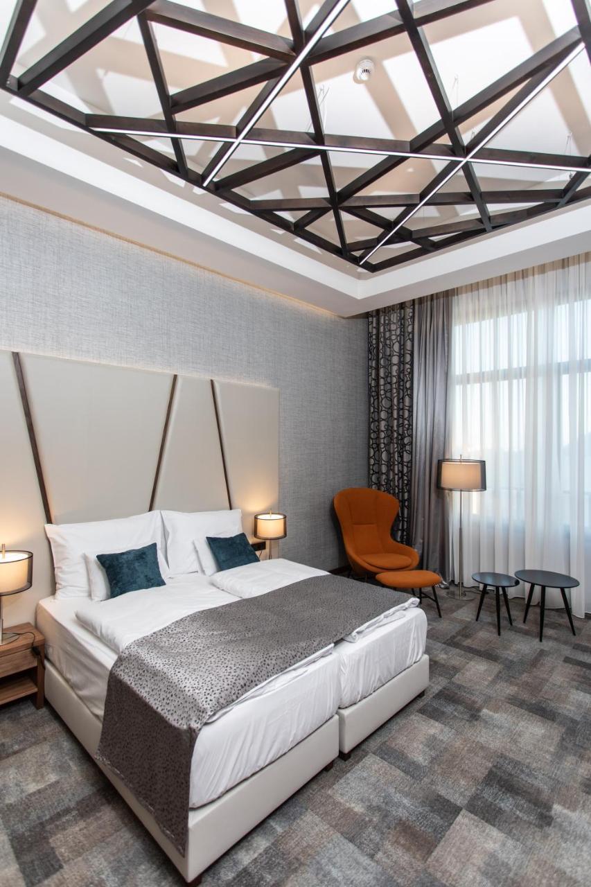 Artis Boutique Hotel Сомбатгей Екстер'єр фото