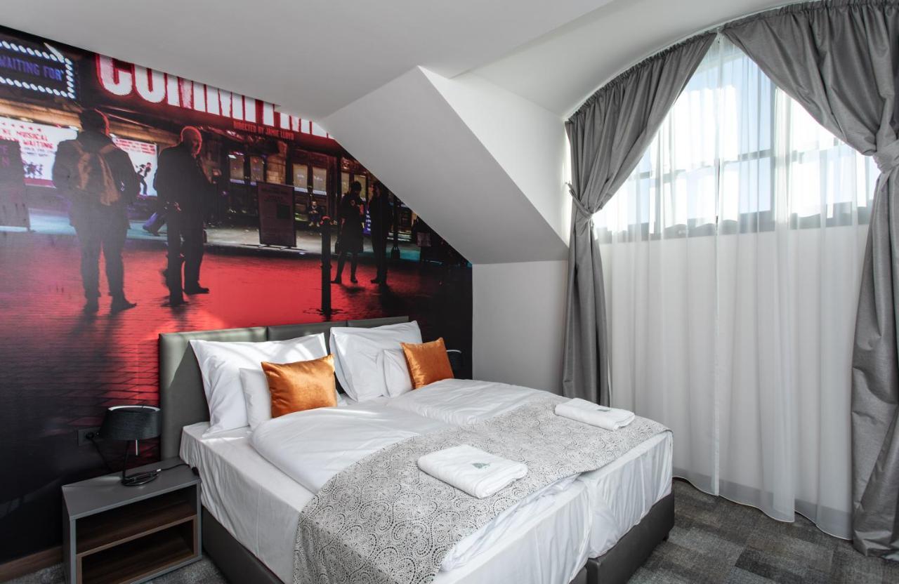 Artis Boutique Hotel Сомбатгей Екстер'єр фото