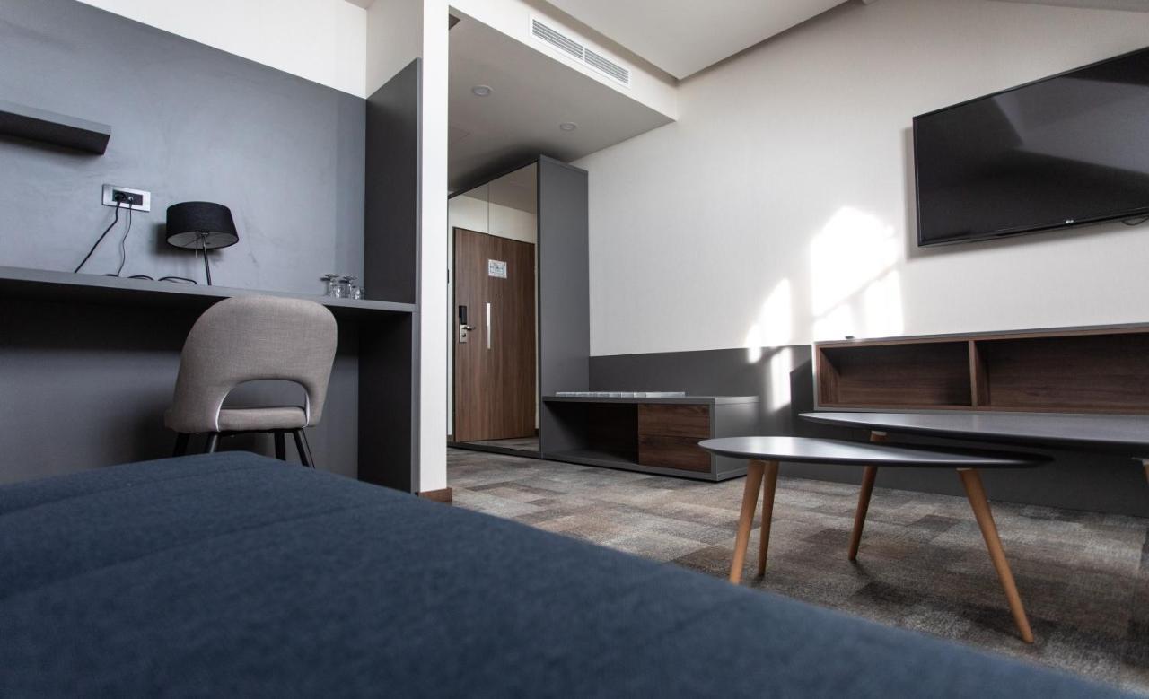 Artis Boutique Hotel Сомбатгей Екстер'єр фото
