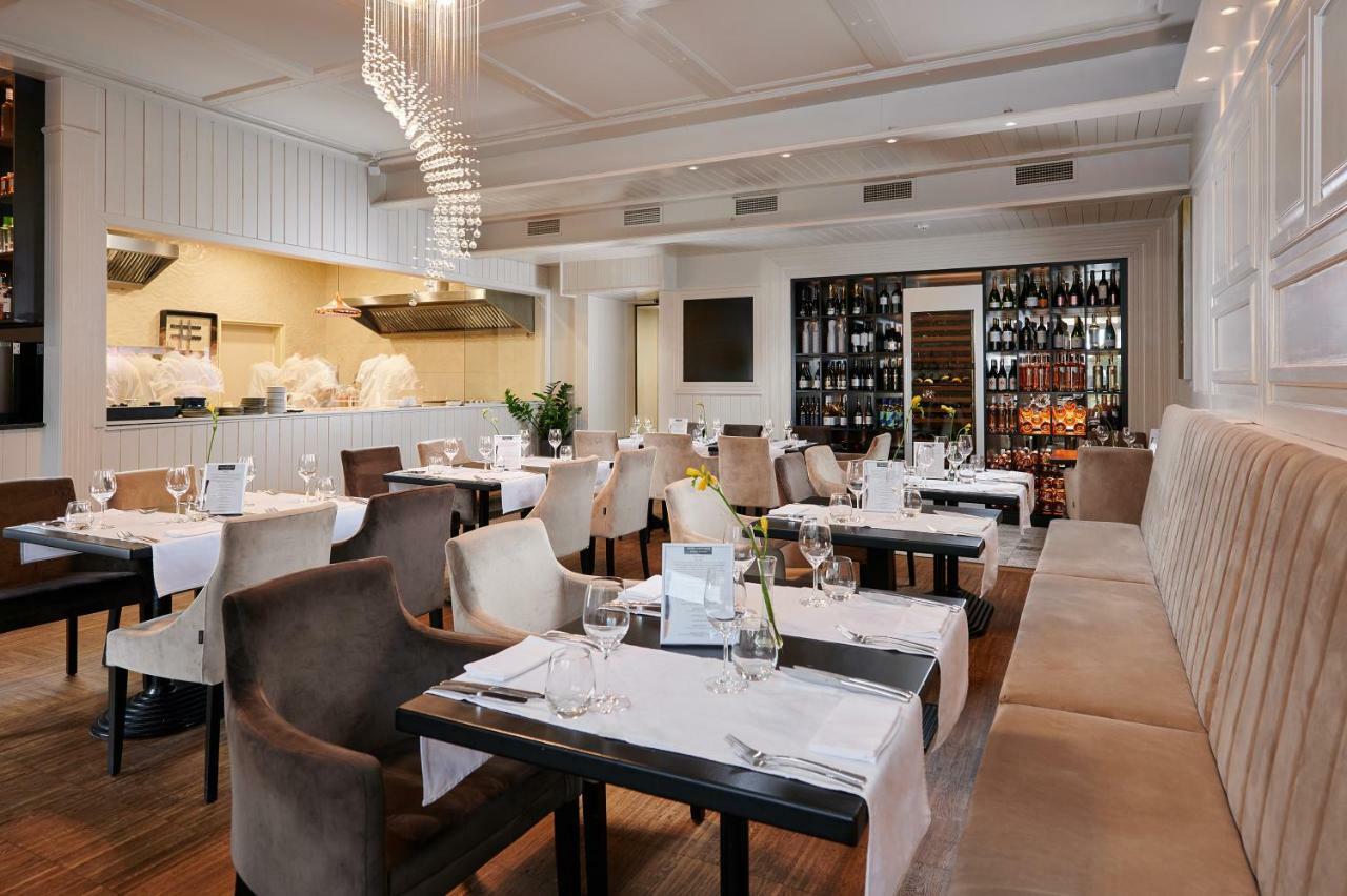 Artis Boutique Hotel Сомбатгей Екстер'єр фото