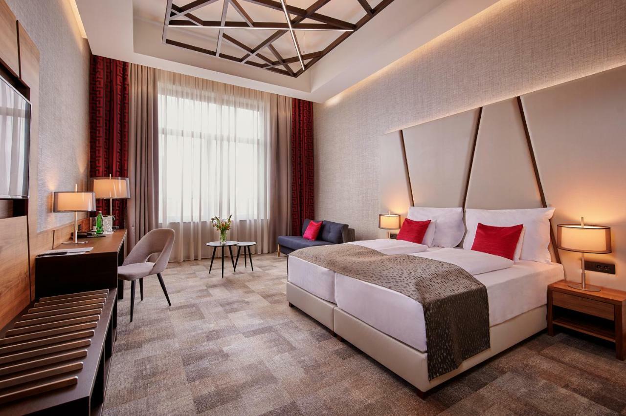 Artis Boutique Hotel Сомбатгей Екстер'єр фото