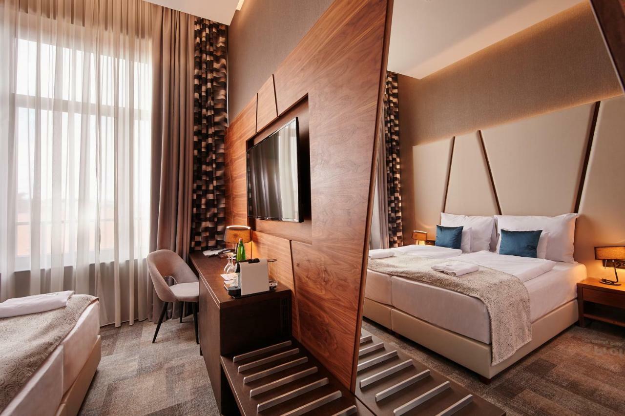 Artis Boutique Hotel Сомбатгей Екстер'єр фото