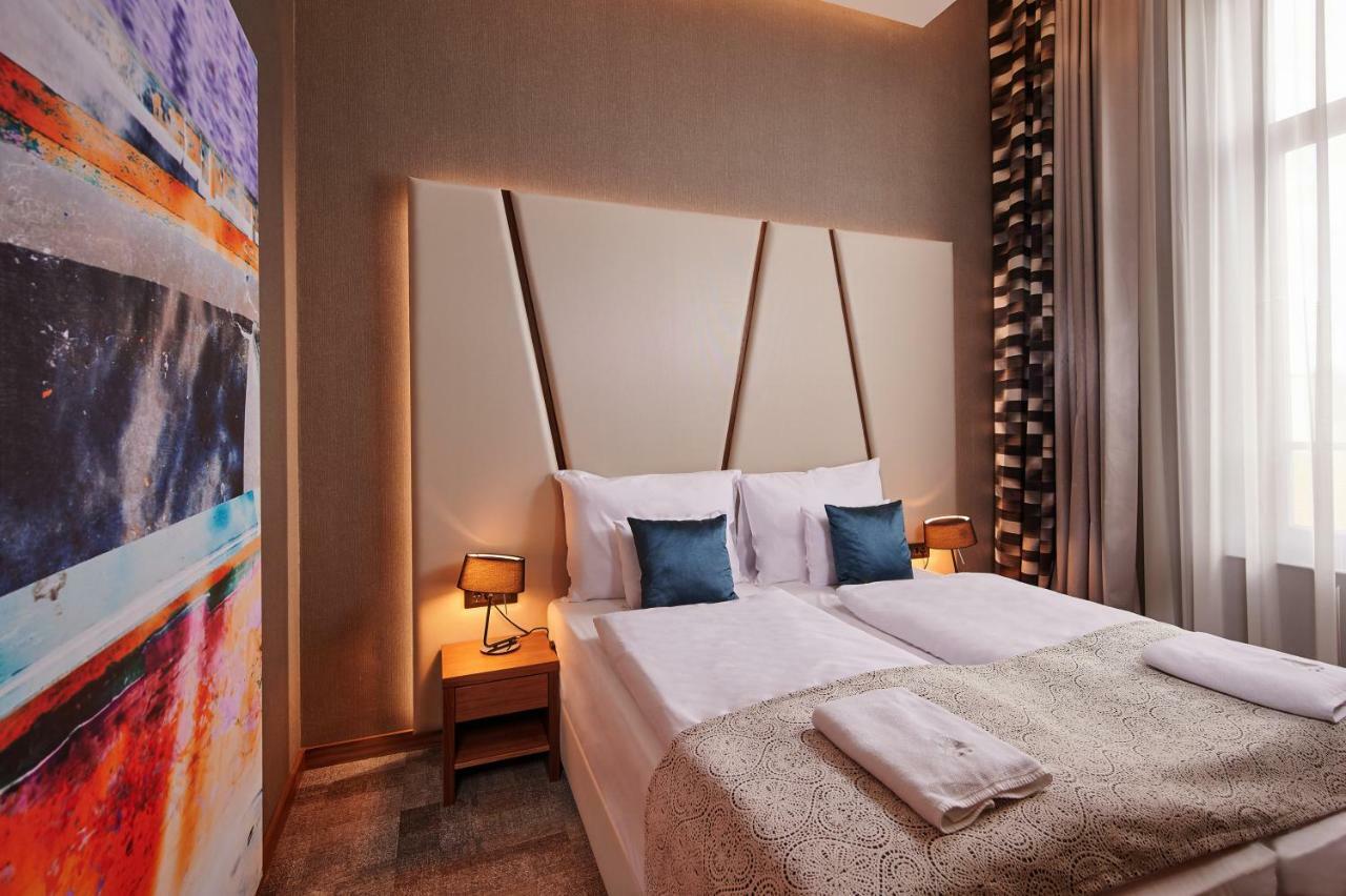 Artis Boutique Hotel Сомбатгей Екстер'єр фото