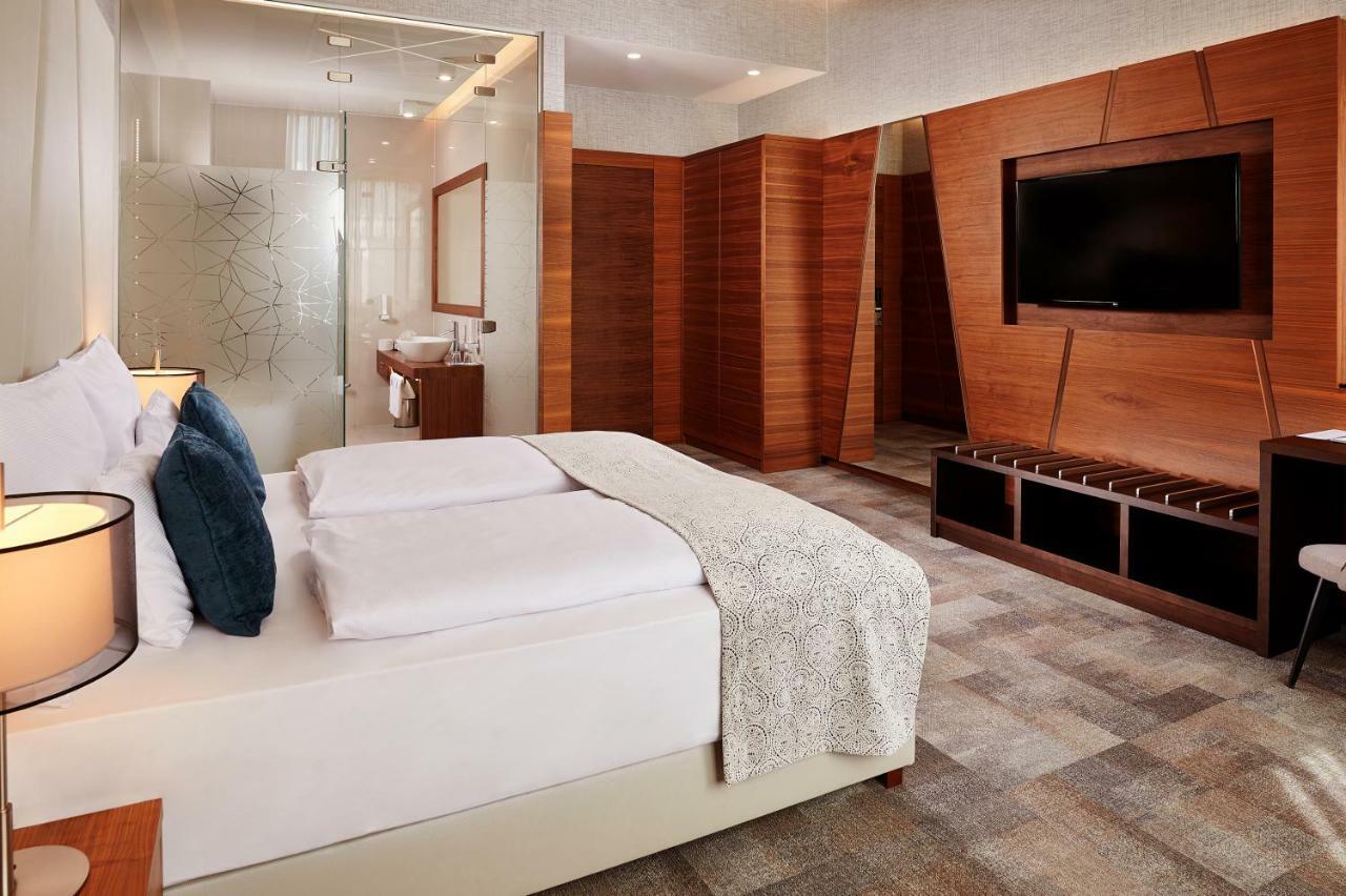 Artis Boutique Hotel Сомбатгей Екстер'єр фото